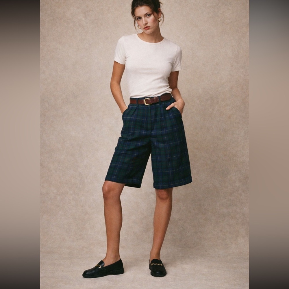 Vintage 1970s Pendleton knee length virgin wool plaid shorts